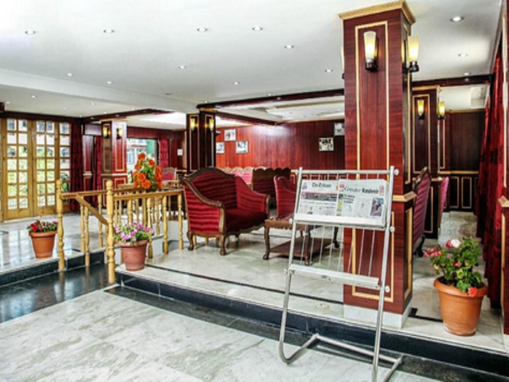 Hotel Holiday Plaza Srīnagar Exterior foto